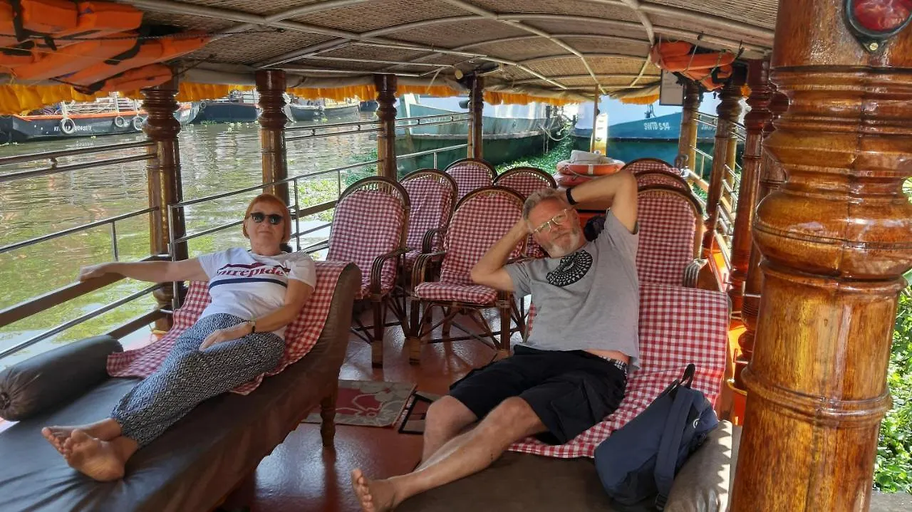 Hotel Marari Nadiya à Mararikulam Inde